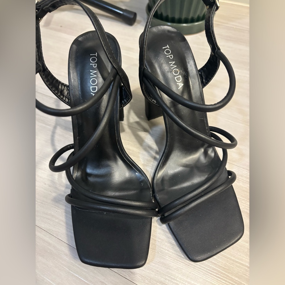 TOP Moda Strappy Black Heels